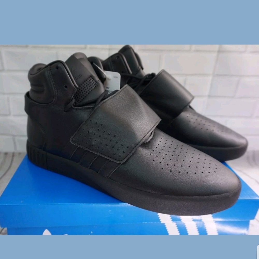 Adidas tubular invader strap size 10